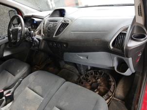 Gebruikte Airbag set + dashboard Ford Transit Custom 2.2 TDCi 16V Prijs op aanvraag aangeboden door Autohandel-Smet Gebroeders NV