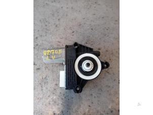 Gebruikte Motor electrisch raam BMW 1 serie (F40) 116d 1.5 12V TwinPower Prijs op aanvraag aangeboden door Autohandel-Smet Gebroeders NV