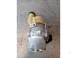 Gebruikte Pomp Servo Dacia Sandero II 0.9 TCE 12V Prijs op aanvraag aangeboden door Autohandel-Smet Gebroeders NV