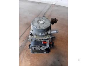 Gebruikte ABS Pomp Volkswagen Transporter/Caravelle T6 2.0 TDI DRF Prijs op aanvraag aangeboden door Autohandel-Smet Gebroeders NV