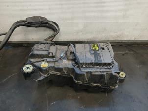 Gebruikte Additatief tank Opel Combo Cargo 1.5 CDTI 100 Prijs op aanvraag aangeboden door Autohandel-Smet Gebroeders NV