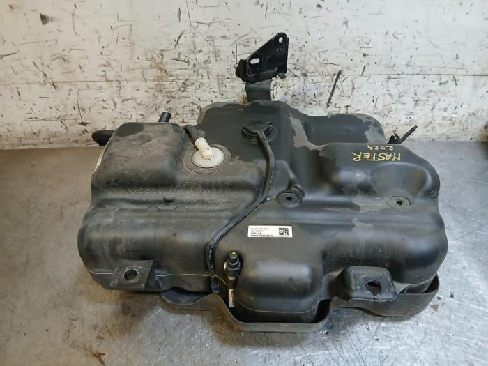 Gebruikte Adblue tank Renault Master III (EV/HV/UV/VA/VB/VD/VF/VG/VJ) Prijs op aanvraag aangeboden door Autohandel-Smet Gebroeders NV