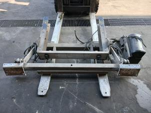 Gebruikte Laadklep Renault Master III (EV/HV/UV/VA/VB/VD/VF/VG/VJ) Prijs op aanvraag aangeboden door Autohandel-Smet Gebroeders NV