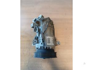 Gebruikte Aircopomp Renault Captur (2R) 1.5 Energy dCi 90 FAP Prijs op aanvraag aangeboden door Autohandel-Smet Gebroeders NV