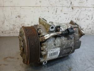 Gebruikte Pomp Airco Renault Master III (EV/HV/UV/VA/VB/VD/VF/VG/VJ) 2.3 dCi 145 16V FWD Prijs op aanvraag aangeboden door Autohandel-Smet Gebroeders NV