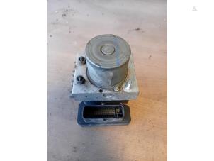 Gebruikte ABS Pomp Opel Movano 2.3 CDTi 16V FWD Prijs op aanvraag aangeboden door Autohandel-Smet Gebroeders NV