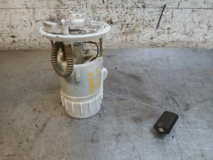Gebruikte Tank element Pomp Renault Kangoo/Grand Kangoo (KW) 1.2 16V TCE Prijs op aanvraag aangeboden door Autohandel-Smet Gebroeders NV