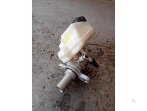 Gebruikte Hoofdremcilinder Landrover Discovery Sport (LC) 2.0 TD4 150 16V Prijs op aanvraag aangeboden door Autohandel-Smet Gebroeders NV