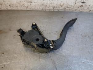 Gebruikte Sensor Gaspedaalpositie Renault Captur (2R) 1.5 Energy dCi 90 FAP Prijs op aanvraag aangeboden door Autohandel-Smet Gebroeders NV