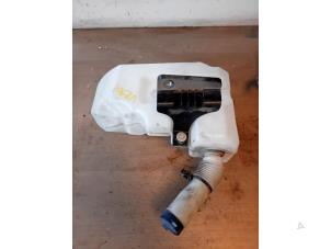 Gebruikte Ruitensproeiertank voor Peugeot Boxer (U9) 2.2 Blue HDi 140 Prijs op aanvraag aangeboden door Autohandel-Smet Gebroeders NV