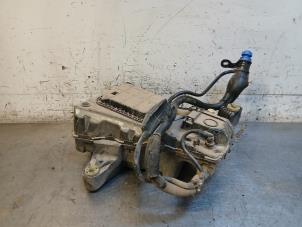 Gebruikte Ureumreservoir Citroen Berlingo 1.5 BlueHDi 100 Prijs op aanvraag aangeboden door Autohandel-Smet Gebroeders NV