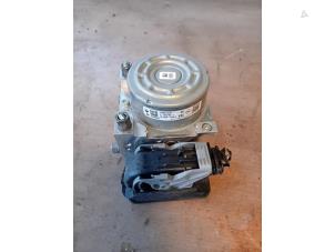 Gebruikte ABS Pomp Renault Talisman Estate (RFDK) 1.6 Energy TCe 200 Prijs op aanvraag aangeboden door Autohandel-Smet Gebroeders NV