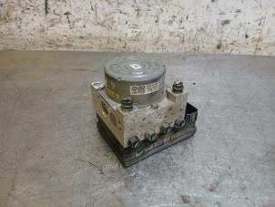 Gebruikte ABS Pomp Volkswagen Golf VII (AUA) 1.6 TDI 16V Prijs op aanvraag aangeboden door Autohandel-Smet Gebroeders NV