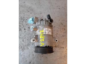 Gebruikte Pomp Airco Volkswagen Golf VII (AUA) 1.6 TDI 16V Prijs op aanvraag aangeboden door Autohandel-Smet Gebroeders NV