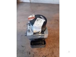 Gebruikte ABS Pomp Renault Megane III Grandtour (KZ) 1.2 16V TCE 130 Prijs op aanvraag aangeboden door Autohandel-Smet Gebroeders NV