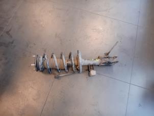 Gebruikte Schokdemper rechts-voor Mazda CX-5 I (KE,GH) 2.2 SkyActiv-D 150 16V 2WD Prijs op aanvraag aangeboden door Autohandel-Smet Gebroeders NV