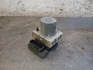 Gebruikte ABS Pomp Mercedes Vito Tourer (447.7) 2.2 114 CDI 16V Prijs op aanvraag aangeboden door Autohandel-Smet Gebroeders NV