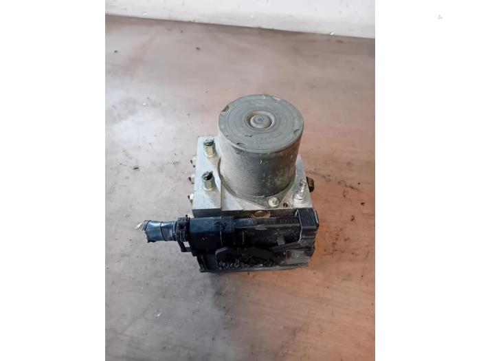 Gebruikte ABS Pomp Mazda MX-5 (NC) 2.0i 16V Prijs op aanvraag aangeboden door Autohandel-Smet Gebroeders NV