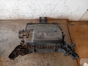 Gebruikte Luchtfilterhuis Ford Transit 2.0 TDCi 16V Eco Blue 130 Prijs op aanvraag aangeboden door Autohandel-Smet Gebroeders NV