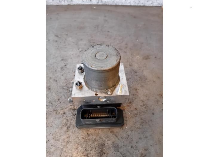 Gebruikte ABS Pomp Ford Transit 2.0 TDCi 16V Eco Blue 130 Prijs op aanvraag aangeboden door Autohandel-Smet Gebroeders NV