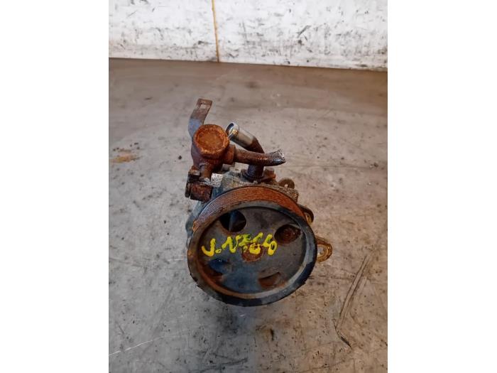 Gebruikte Pomp Servo Renault Alaskan 2.3 dCi 190 4x4 Prijs op aanvraag aangeboden door Autohandel-Smet Gebroeders NV