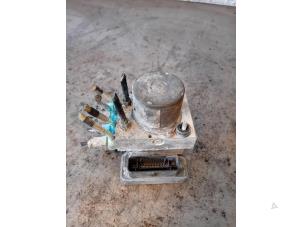 Gebruikte ABS Pomp Renault Master III (EV/HV/UV/VA/VB/VD/VF/VG/VJ) 2.3 dCi 165 16V RWD Prijs op aanvraag aangeboden door Autohandel-Smet Gebroeders NV