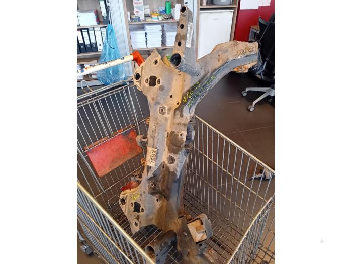 Gebruikte Subframe Ssang Yong XLV 1.6 e-XGi 16V 2WD Prijs op aanvraag aangeboden door Autohandel-Smet Gebroeders NV