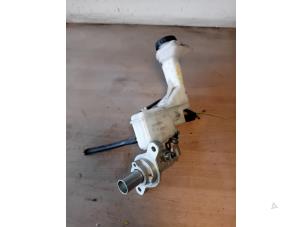 Gebruikte Hoofdremcilinder Renault Kadjar (RFEH) 1.2 Energy TCE 130 Prijs op aanvraag aangeboden door Autohandel-Smet Gebroeders NV