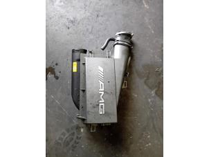 Gebruikte Luchtfilterhuis Mercedes G AMG (463) 5.5 G 63 AMG V8 32V Prijs op aanvraag aangeboden door Autohandel-Smet Gebroeders NV