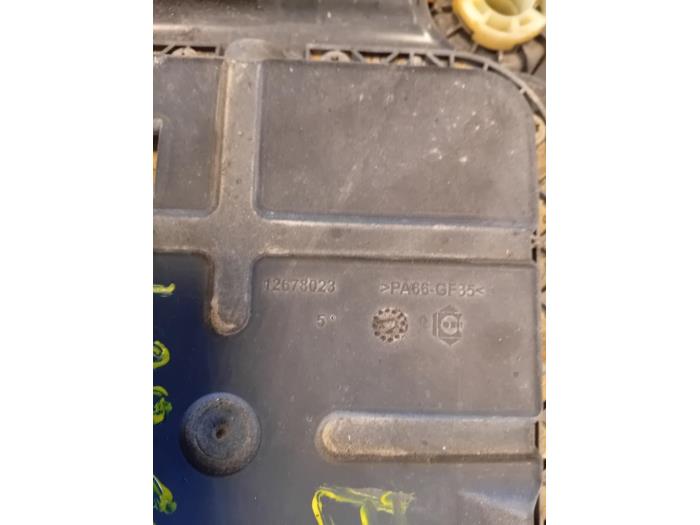 Adblue tank van een Peugeot Boxer (U9) 2.0 BlueHDi 160 2018