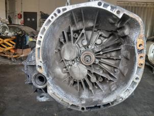 Gebruikte Automaatbak Renault Master III (FV) 2.3 Energy dCi 180 Twin Turbo 16V FWD Prijs op aanvraag aangeboden door Autohandel-Smet Gebroeders NV