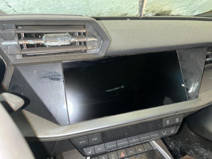 Gebruikte Display Interieur Audi RS 3 Sportback (8YA) 2.5 TFSI 20V Quattro Prijs op aanvraag aangeboden door Autohandel-Smet Gebroeders NV