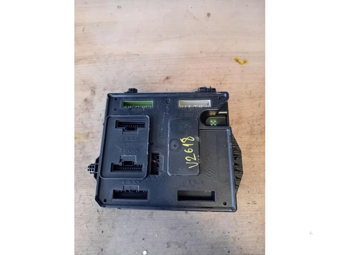 Gebruikte Module LPG Renault Megane III Grandtour (KZ) 1.2 16V TCE 130 Prijs op aanvraag aangeboden door Autohandel-Smet Gebroeders NV