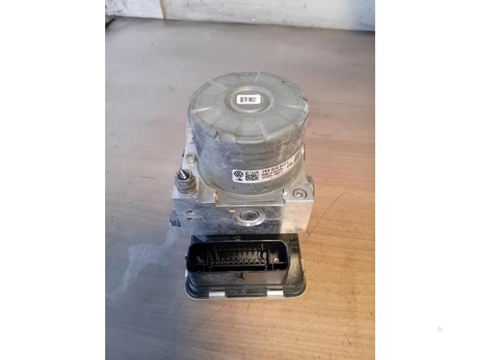 Gebruikte ABS Pomp Volkswagen Caddy IV 1.4 TSI 16V Prijs op aanvraag aangeboden door Autohandel-Smet Gebroeders NV