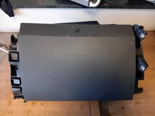 Gebruikte Dashboardkastje Renault Master III (EV/HV/UV/VA/VB/VD/VF/VG/VJ) 2.3 dCi 145 16V FWD Prijs op aanvraag aangeboden door Autohandel-Smet Gebroeders NV