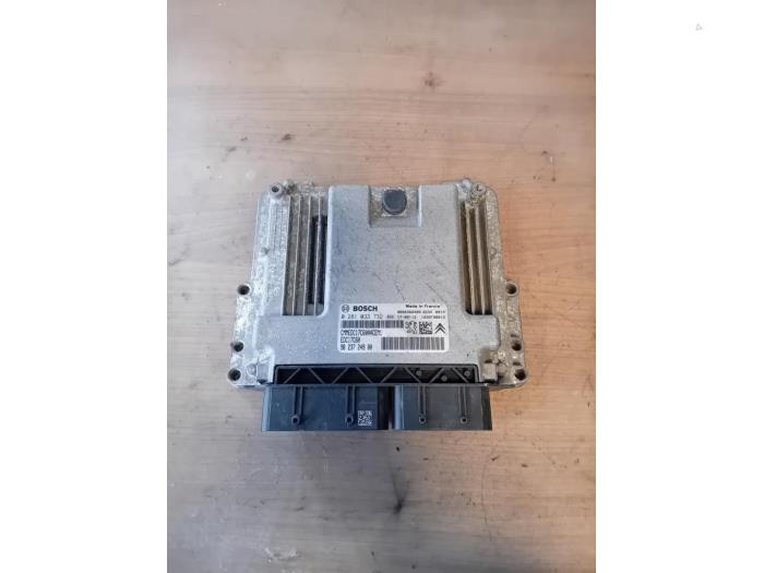 Gebruikte Computer Motormanagement Peugeot 5008 II (M4/MC/MJ/MR) 1.6 BlueHDi 115 Prijs op aanvraag aangeboden door Autohandel-Smet Gebroeders NV
