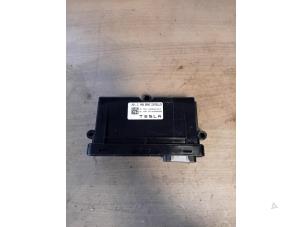 Gebruikte Handrem Computer Tesla Model S 85D Prijs op aanvraag aangeboden door Autohandel-Smet Gebroeders NV