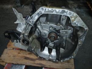 Gebruikte Versnellingsbak Renault Kangoo Prijs op aanvraag aangeboden door Autohandel-Smet Gebroeders NV