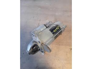 Gebruikte Startmotor Renault Trafic Passenger (1JL/2JL/3JL/4JL) 2.0 dCi 16V 170 Prijs op aanvraag aangeboden door Autohandel-Smet Gebroeders NV