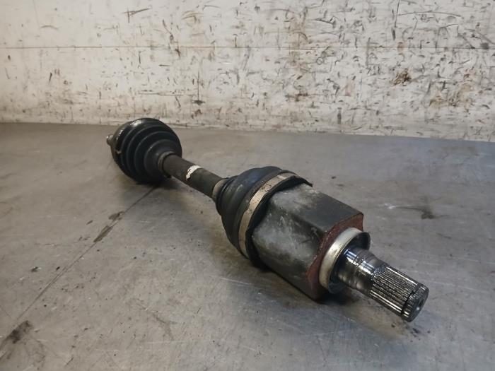 Gebruikte Steekas links-voor Landrover Range Rover Evoque (LVJ/LVS) 2.0 D 150 16V Prijs op aanvraag aangeboden door Autohandel-Smet Gebroeders NV