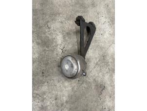 Gebruikte Motorsteun Porsche Boxster (986) 2.5 24V Prijs op aanvraag aangeboden door Autohandel-Smet Gebroeders NV