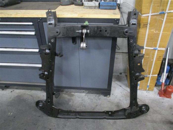 Gebruikte Subframe Dacia Sandero II 0.9 TCE 12V Prijs op aanvraag aangeboden door Autohandel-Smet Gebroeders NV