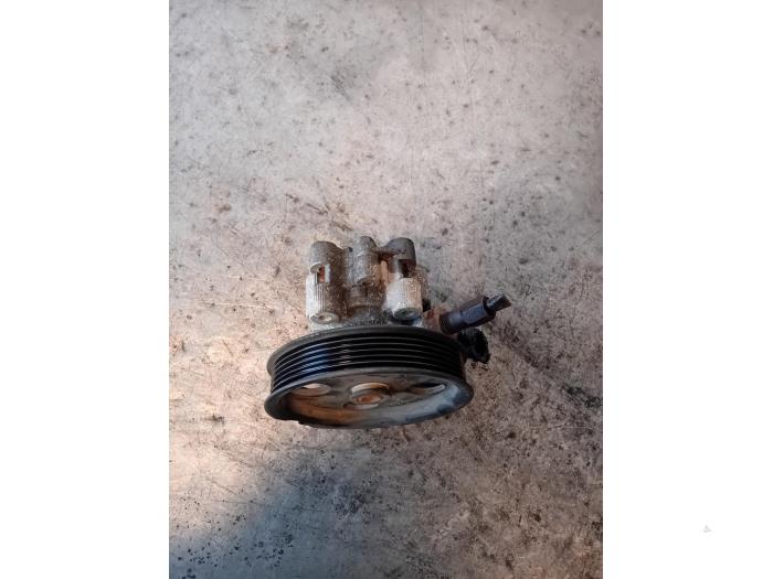 Gebruikte Servopomp Chrysler Voyager/Grand Voyager (RT) 2.8 CRD 16V Grand Voyager Prijs op aanvraag aangeboden door Autohandel-Smet Gebroeders NV