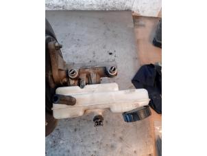 Gebruikte Hoofdremcilinder Opel Movano 2.3 BiTurbo 16V Prijs op aanvraag aangeboden door Autohandel-Smet Gebroeders NV