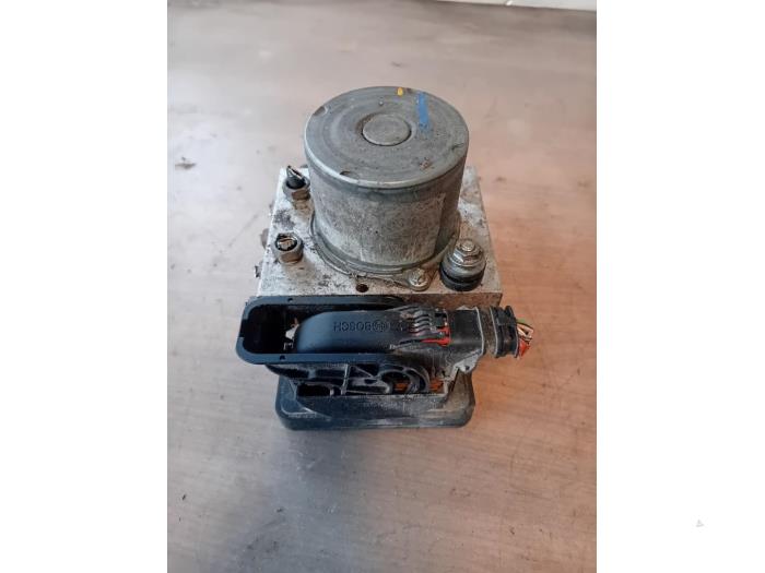 Gebruikte ABS Pomp Opel Movano 2.3 BiTurbo 16V Prijs op aanvraag aangeboden door Autohandel-Smet Gebroeders NV