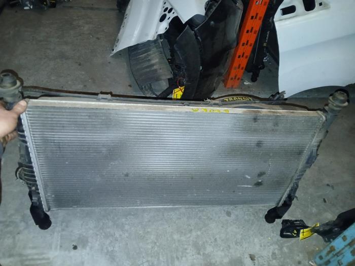 Gebruikte Radiateur Ford Transit 2.2 TDCi 16V Prijs op aanvraag aangeboden door Autohandel-Smet Gebroeders NV