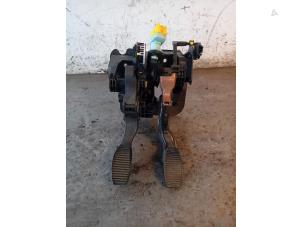 Gebruikte Pedalen Set Fiat 500C (312) Prijs op aanvraag aangeboden door Autohandel-Smet Gebroeders NV