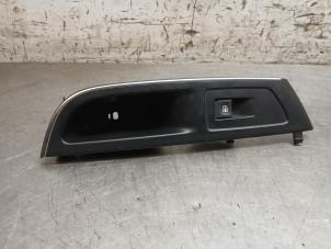 Gebruikte Ruit schakelaar elektrisch Renault Talisman Estate (RFDK) 1.6 dCi 130 Prijs op aanvraag aangeboden door Autohandel-Smet Gebroeders NV