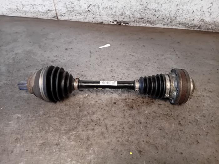 Gebruikte Steekas links-voor Volkswagen Caddy III (2KA,2KH,2CA,2CH) 1.6 TDI 16V Prijs op aanvraag aangeboden door Autohandel-Smet Gebroeders NV