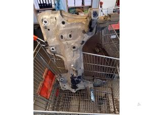 Gebruikte Subframe Opel Adam 1.4 16V Prijs op aanvraag aangeboden door Autohandel-Smet Gebroeders NV